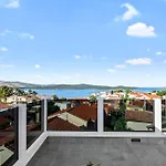 Apartmán 1 Bedroom Gorgeous In Zaboric-brodarica Žaborić