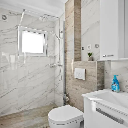 1 Bedroom Gorgeous In Zaboric-brodarica 公寓