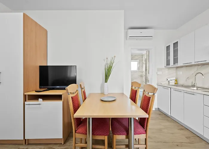 Apartment 1 Bedroom Gorgeous In Zaboric-brodarica *