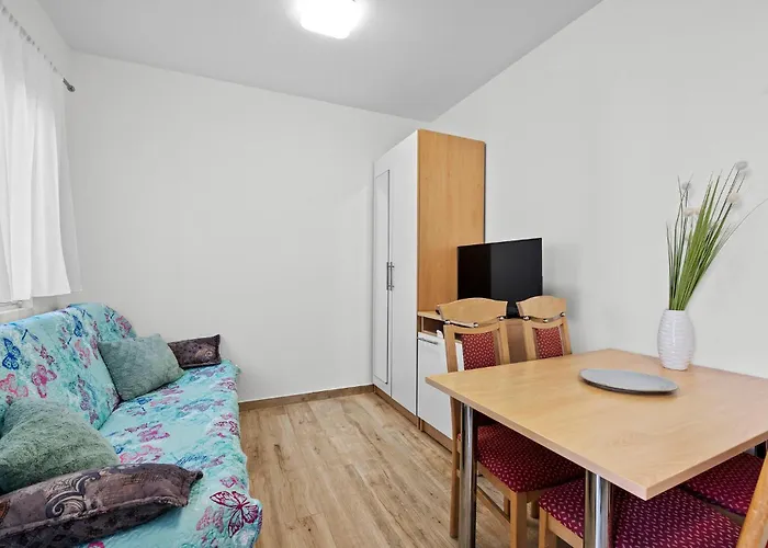 1 Bedroom Gorgeous In Zaboric-brodarica * 자보리치