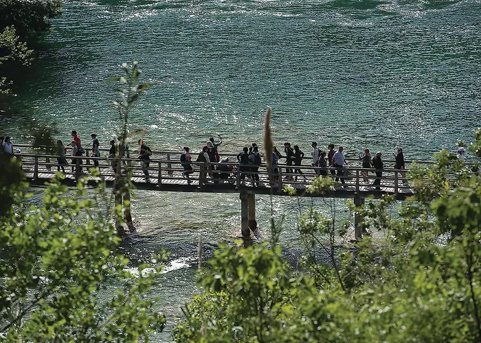 1 Bedroom Gorgeous In Zaboric-brodarica Apartman